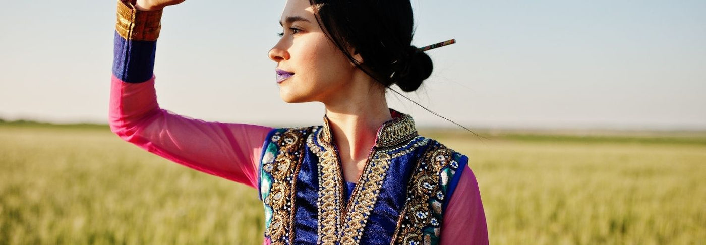 Ethnic Wear - Buy Ethnic Wear for men, women & kids Online in India. Explore Ethnic dresses, gowns, kurtas from Hapuka .